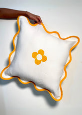 Retro Petal Cotton Wavy Cushion Cover- Yellow & White