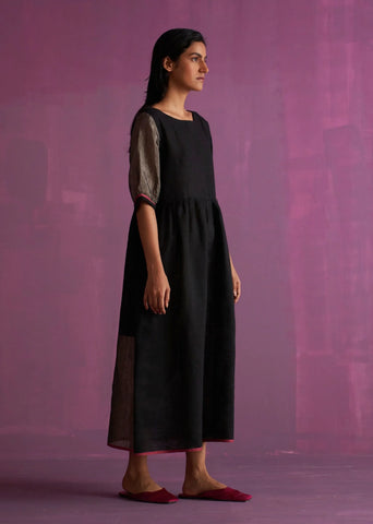 Kiri Signature Linen Dress- Black
