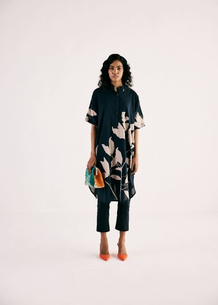 A Model Wearing Multicolor,Cotton Mul Onyx Kurta Set curated by Only Ethikal
