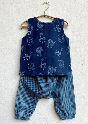 Unisex Organic Zoo Jhabla With Indigo Check Pants