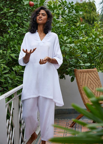 Woman wearing White Pure Cotton Moonshine Co-ord Set,by Kharakapas curated by Only Ethikal