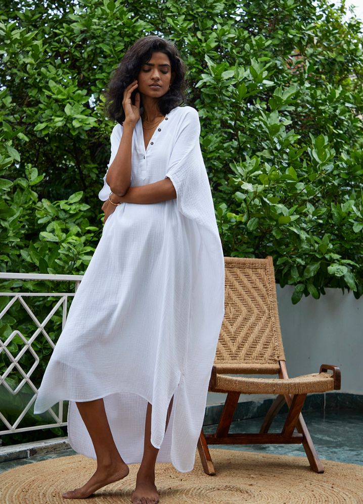 Women wearing ecofriendly white salt kaftan by karakappas curated by only ethikal