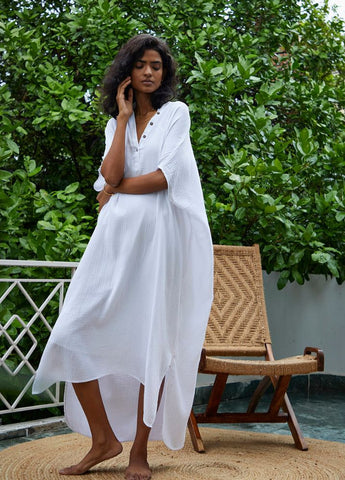 Women wearing ecofriendly white salt kaftan by karakappas curated by only ethikal