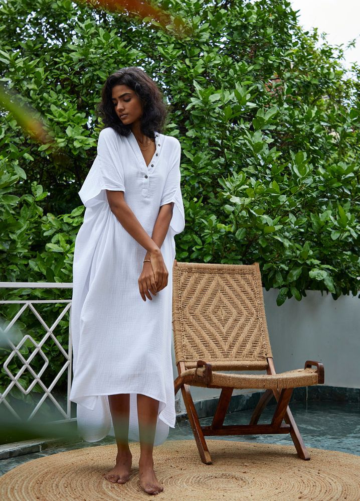 Women wearing ecofriendly white salt kaftan by karakappas curated by only ethikal
