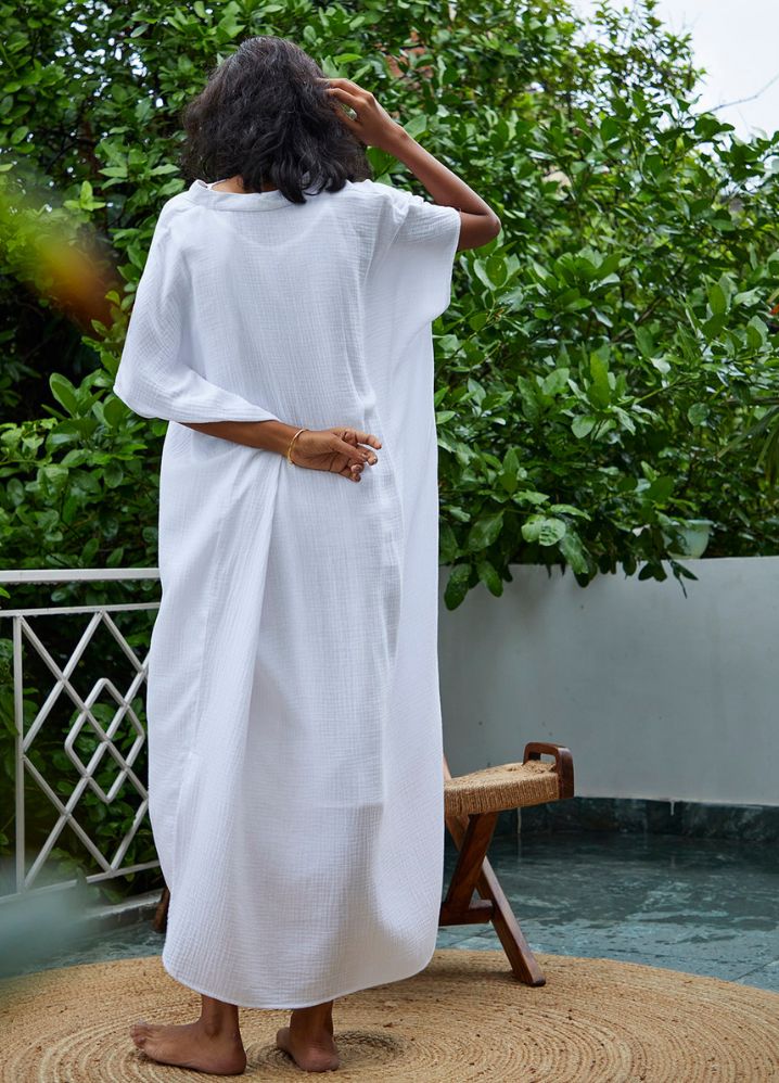 Women wearing ecofriendly white salt kaftan by karakappas curated by only ethikal