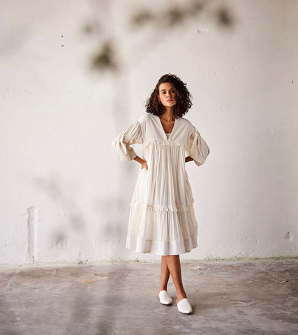 A Model Wearing White Pure Cotton Desi Mogra curated by Only Ethikal